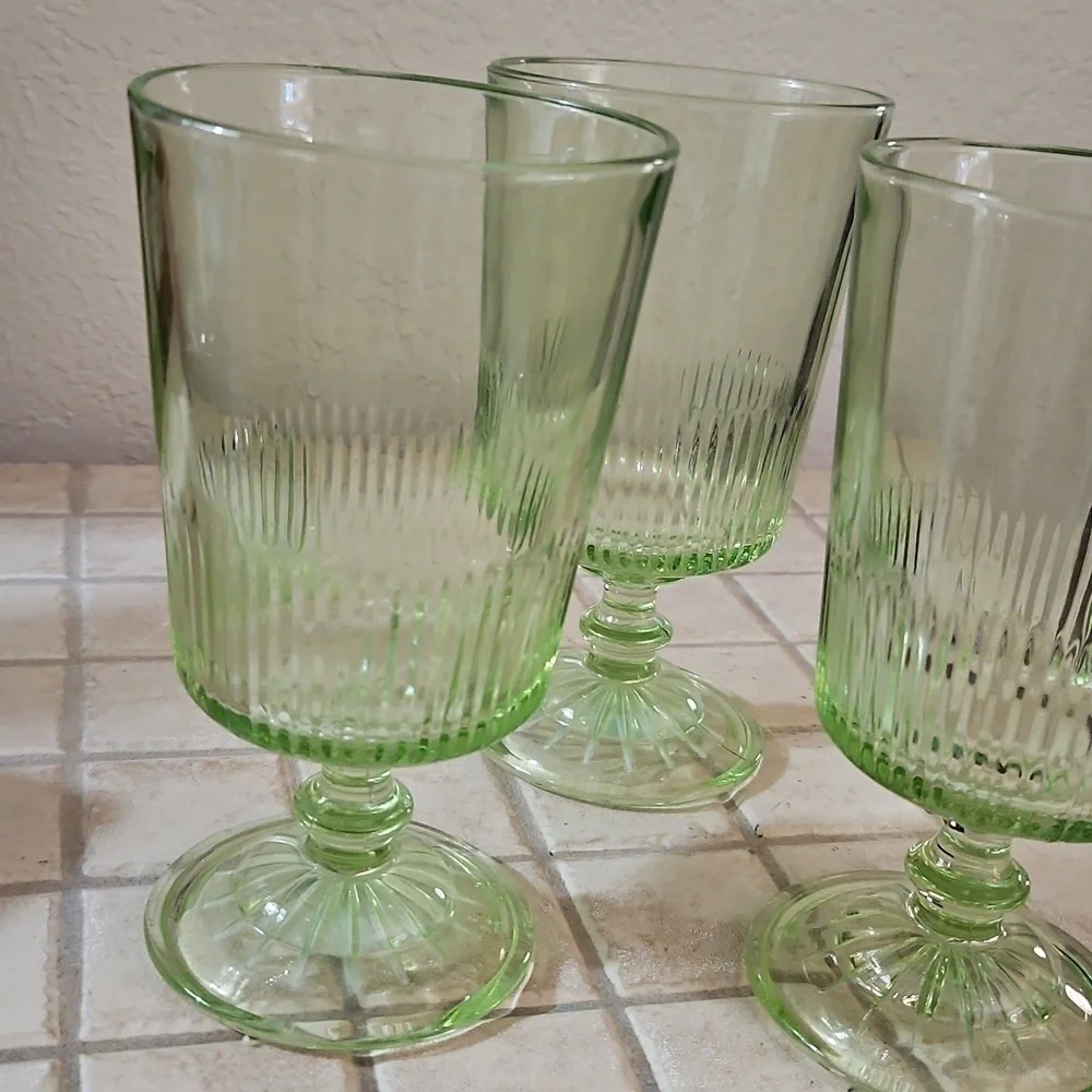 MARTHA STEWART Three Retro Green Starburst Ribbed Glass Stem Goblets